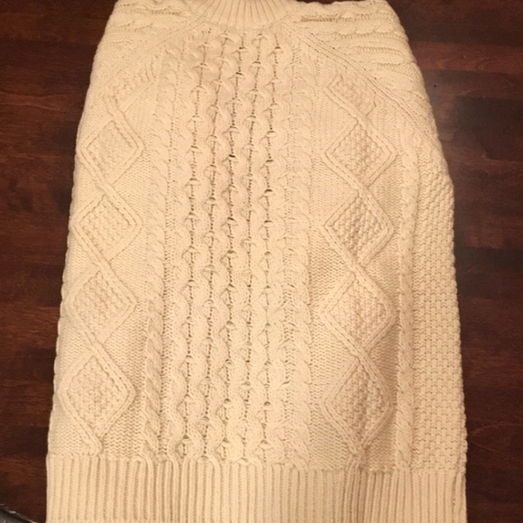 L.L. Bean kids cable knit sweater - Picture 7 of 10